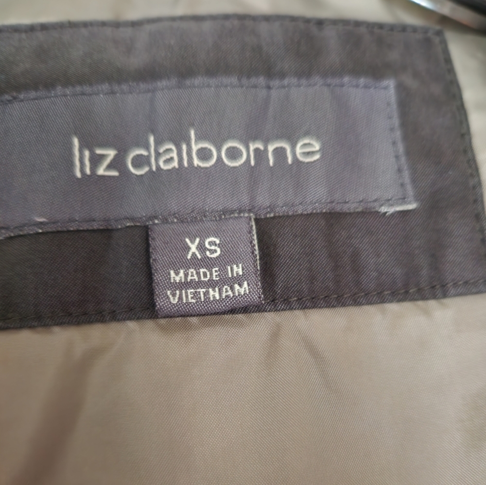 💙FINAL PRICE!!💙 LIZ Claiborne, XS, Womens Winter Coat, Color Taupe - Picture 3 of 10